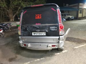 छपारा पुलिस अवैध शराब जब्ती : छपारा पुलिस द्वारा सिवनी जबलपुर हाईवे पर स्कार्पियो से अवैध अंग्रेजी शराब जब्त