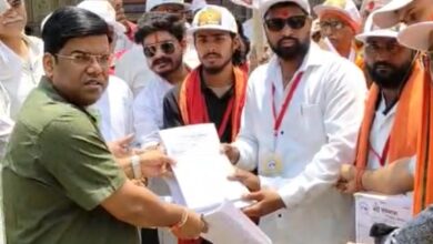 गौ सम्मान अभियान सिवनी में ज्ञापन सौंपते गौ सेवक