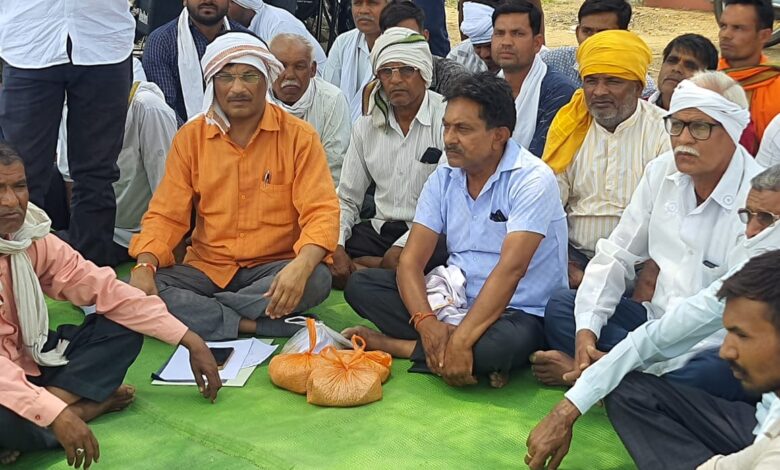 कान्हीवाड़ा गेहूं रिजेक्ट चक्काजाम : गेहूं रिजेक्ट होने पर किसानों का चक्काजाम