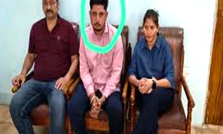 छिंदवाड़ा रिश्वत कांड PHE बाबू गिरफ्तार - लोकायुक्त ने छिंदवाड़ा में रिश्वत लेते बाबू को पकड़ा