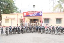 छिंदवाड़ा बाइक चोरी गिरोह - पुलिस द्वारा पकड़ा गया अंतर्राज्यीय बाइक चोर गिरोह और बरामद मोटरसाइकिलें