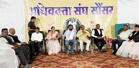 सौंसर न्यायालय में अधिवक्ता संघ शपथ ग्रहण समारोह में सांसद बंटी विवेक साहू