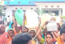 सिवनी जल संकट गोरखपुर खुर्द - खाली बर्तन लेकर प्रदर्शन