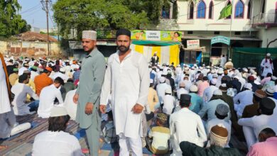 सिवनी में ईद-उल-अजहा की नमाज़ के बाद देश में अमन-चैन की दुआ | Dainik Yashonnati सिवनी की मस्जिद नूर अंबिया में ईद-उल-अजहा की नमाज़ अदा करते मुस्लिम समाज के लोग