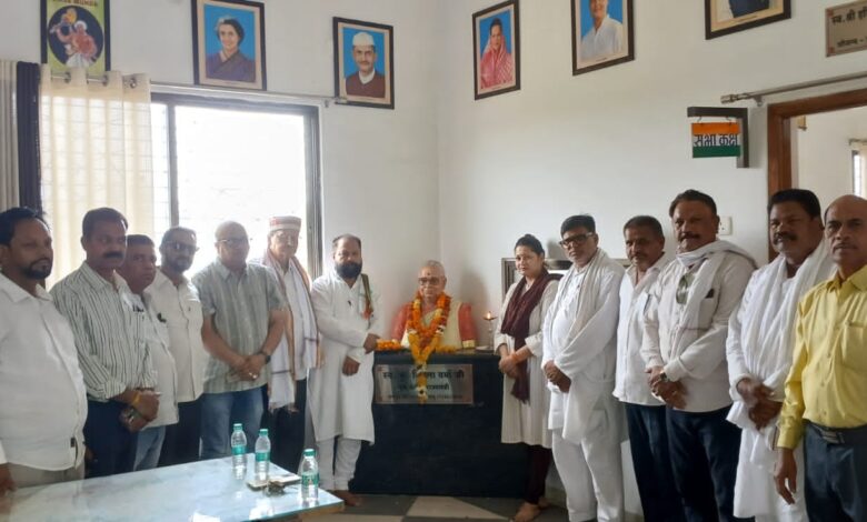 सिवनी इंदिरा भवन में स्व. विमला वर्मा की पुण्यतिथि पर आयोजित श्रद्धांजलि सभा