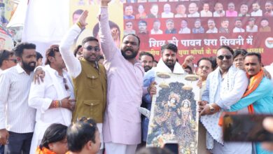 बाहुबली चौक में श्याम टेलर के स्वागत में उमड़ी युवाओं की भीड़