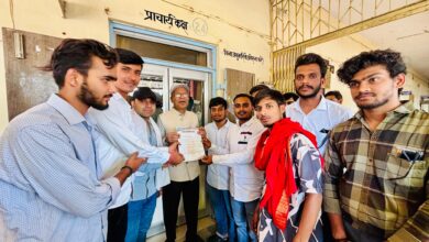 सिवनी कॉलेज परीक्षा केंद्र में छात्रों का विरोध और प्रशासनिक लापरवाही