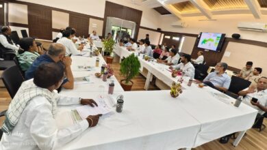 खवासा में पेंच टाइगर रिजर्व की सलाहकार समिति बैठक में मौजूद अधिकारी और जनप्रतिनिधि