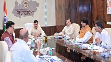 भोपाल में परिवहन विभाग की समीक्षा बैठक लेते मुख्यमंत्री डॉ मोहन यादव