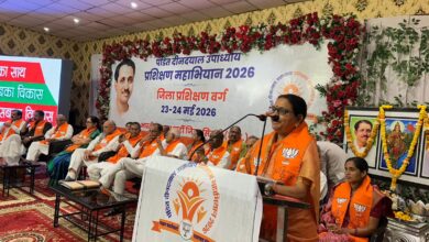 भाजपा दीनदयाल उपाध्याय जिला प्रशिक्षण महाभियान सिवनी 2026 में मंच पर उपस्थित अतिथि एवं कार्यकर्ता