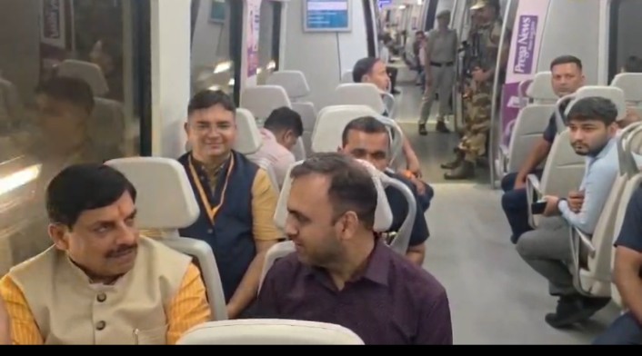 पीएम मोदी की अपील का पालन करते दिखे सीएम डॉ. मोहन यादव, मेट्रो में किया सफर - Seoni News