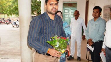 प्रभारी कलेक्टर सिवनी के रूप में पदभार ग्रहण करते अनिल कुमार राठौर