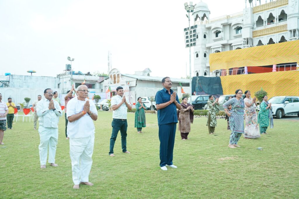 भाजपा दीनदयाल उपाध्याय जिला प्रशिक्षण महाभियान सिवनी 2026 में मंच पर उपस्थित अतिथि एवं कार्यकर्ता