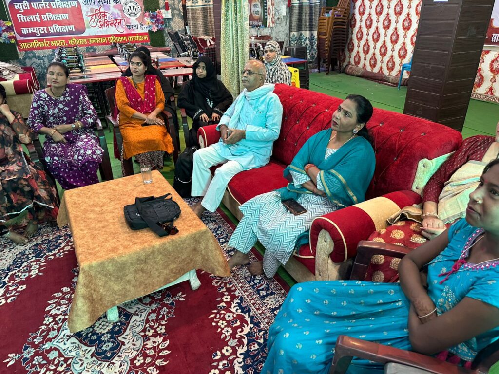 कृषि विज्ञान केंद्र से लेकर चौपालों तक... किसानों ने उत्साह से सुनी ‘मन की बात’