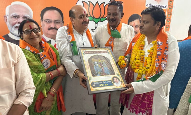 BJP meeting Seoni Ashok Rohani Meena Bisen addressing workers mandal meeting