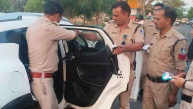छिंदवाड़ा ट्रैफिक चालान कार्रवाई - पुलिस द्वारा हेलमेट और सीटबेल्ट के बारे में जागरूकता अभियान, नागरिकों की सुरक्षा
