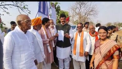 गेहूं खरीदी स्लॉट बुकिंग समस्या : गेहूं खरीदी स्लॉट बुकिंग समस्या संबंधी ज्ञापन सौंपते किसान मोर्चा सिवनी के पदाधिकारी