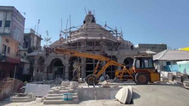 श्री बड़ी माता मंदिर नवनिर्माण योजना का शुभारंभ करते ट्रस्ट सदस्य