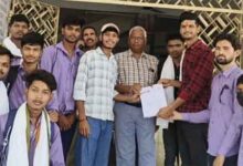 छिंदवाड़ा के पीजी कॉलेज में परीक्षा परिणाम सुधार की मांग को लेकर ज्ञापन सौंपते एनएसयूआई कार्यकर्ता और विद्यार्थी।