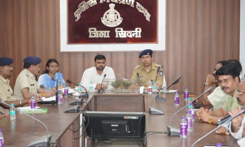सिवनी शांति समिति बैठक में अधिकारी और धर्मगुरु उपस्थित