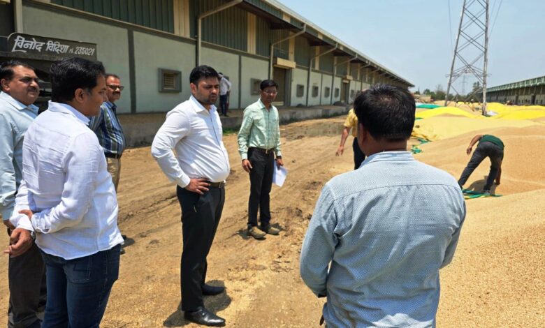डुंगरिया उपार्जन केंद्र निरीक्षण प्रभारी कलेक्टर अनिल राठौर गेहूं खरीदी व्यवस्था