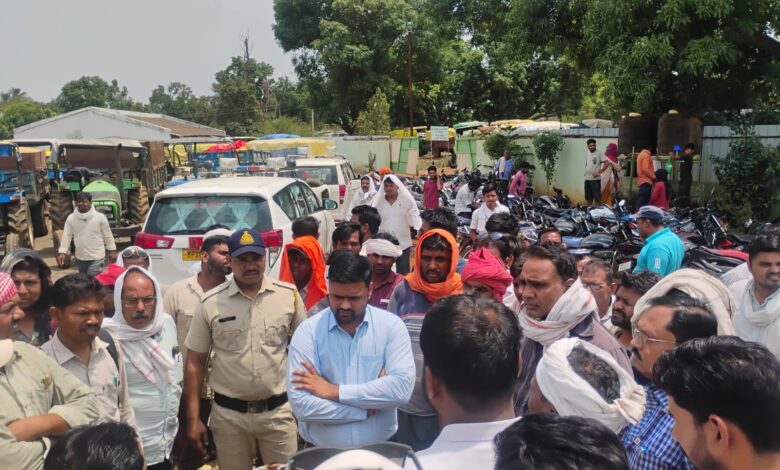 हरहरपुर उपार्जन केन्द्र पहुंचे प्रभारी कलेक्टर, गेहूं खरीदी व्यवस्था का लिया जायजा - Seoni News