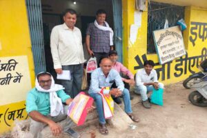 सिवनी जिले में डीएपी खाद की कमी को लेकर परेशान किसान