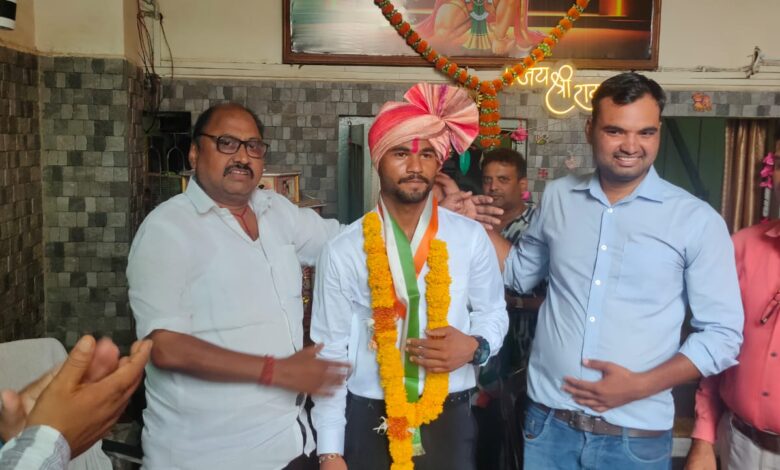 सिवनी में भारतीय सेना में चयनित युवाओं और प्रशिक्षकों का सम्मान समारोह