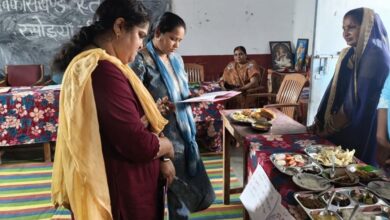 लखनादौन में आयोजित कुक कम हेल्परों की कुकिंग प्रतियोगिता