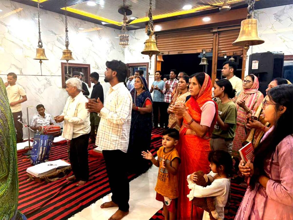 सिवनी के सिद्धपीठ श्री ज्वाला देवी मंदिर में आयोजित 144वां संगीतमय सुंदरकांड एवं हनुमान चालीसा पाठ