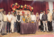शासकीय कला एवं वाणिज्य महाविद्यालय केवलारी में डॉ. एस.एन. डहेरिया के विदाई समारोह का दृश्य