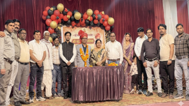 शासकीय कला एवं वाणिज्य महाविद्यालय केवलारी में डॉ. एस.एन. डहेरिया के विदाई समारोह का दृश्य