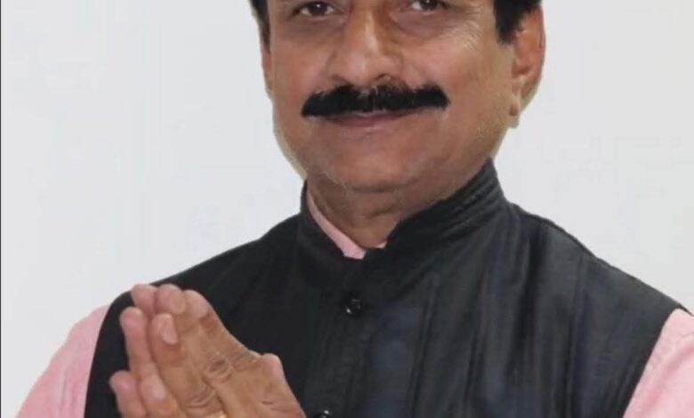 बरघाट नगर परिषद के पार्षद एवं सभापति ज्ञानसिंह चौधरी