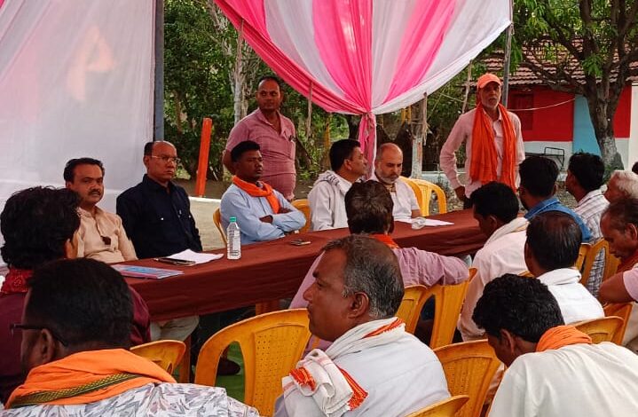 भाजपा मंडल हर्रई की मासिक बैठक में उपस्थित विधायक एवं कार्यकर्ता