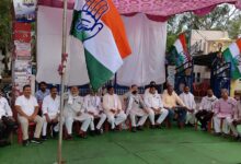 मीनाक्षी नटराजन का नामांकन निरस्त होने के विरोध में सिवनी कांग्रेस का उपवास जारी | Dainik Yashonnati अंबेडकर प्रतिमा के समक्ष उपवास करते सिवनी कांग्रेस कार्यकर्ता