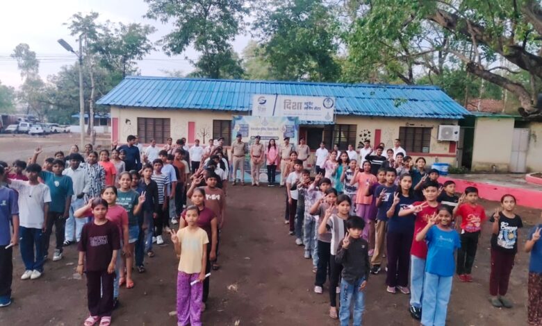 पुलिस लाइन सिवनी में आयोजित हुआ “सृजन” कार्यक्रम, बच्चों को महिला सुरक्षा और हेल्पलाइन की दी जानकारी - Seoni News