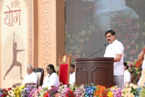 अंतरराष्ट्रीय योग दिवस पर जबलपुर बना योगमय, राष्ट्रपति मुर्मु, राज्यपाल पटेल और मुख्यमंत्री डॉ. यादव ने किया सामूहिक योगाभ्यास | Dainik Yashonnati मध्यप्रदेश राज्य स्तरीय योग दिवस समारोह का विहंगम दृश्य, गैरीसन ग्राउंड जबलपुर