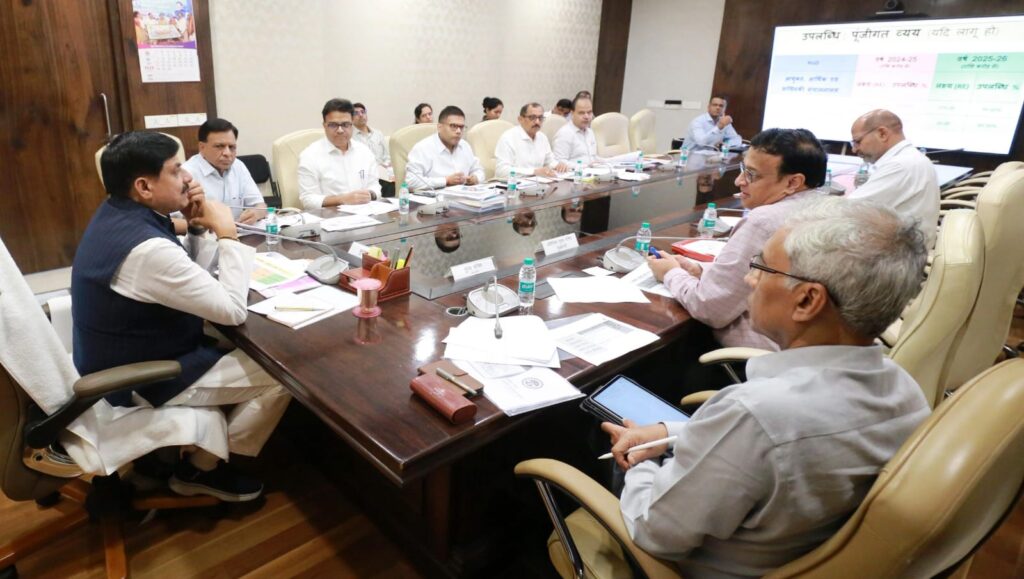 मुख्यमंत्री मोहन यादव 15 अगस्त पर विकास कार्यों के सोशल ऑडिट संबंधी निर्देश देते हुए
