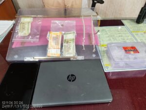 डूण्डासिवनी पुलिस द्वारा चोरी के मामले में बरामद मशरुका और गिरफ्तार आरोपी।