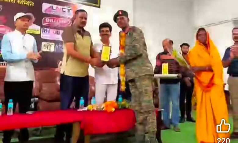 भारतीय सेना में चयनित एनसीसी कैडेट्स और अग्निवीर सैनिक का पीजी कॉलेज सिवनी में भव्य स्वागत | Dainik Yashonnati पीजी कॉलेज सिवनी में सम्मानित होते एनसीसी कैडेट
