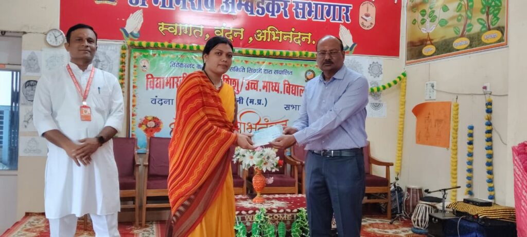 भारतीय ज्ञान परंपरा और जीवन मूल्यों पर सिवनी के भैरोगंज विद्यालय में आयोजित आचार्य अभ्यास वर्ग को संबोधित करते प्रादेशिक सहसचिव नितिन चौधरी