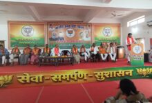 सिवनी भाजपा कार्यालय में आयोजित कामकाजी जिला बैठक में मौजूद भाजपा नेता और कार्यकर्ता