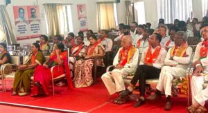 सिवनी में भाजपा की प्रबुद्धजन संगोष्ठी को संबोधित करते सांसद फग्गन सिंह कुलस्ते