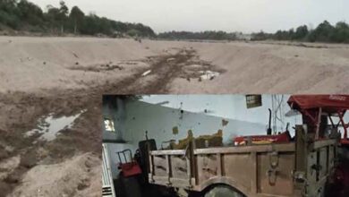 छिंदवाड़ा के पेंच नदी क्षेत्र में अवैध रेत उत्खनन करते ट्रैक्टर