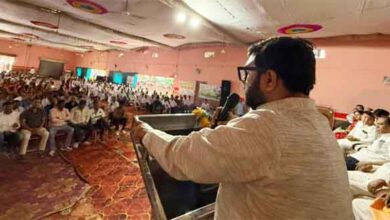 चौरई में प्राकृतिक खेती कार्यशाला को संबोधित करते सांसद बंटी विवेक साहू