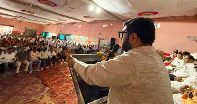 चौरई में प्राकृतिक खेती कार्यशाला को संबोधित करते सांसद बंटी विवेक साहू