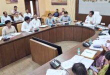 30 जून को जल गंगा संवर्धन अभियान का होगा जिला स्तरीय समापन समारोह, उत्कृष्ट जल दूत और स्वयंसेवी संस्थाएं होंगी सम्मानित | Dainik Yashonnati छिंदवाड़ा में जल गंगा संवर्धन अभियान के समापन समारोह की तैयारियों की समीक्षा बैठक करते कलेक्टर हरेंद्र नारायण एवं अधिकारी।