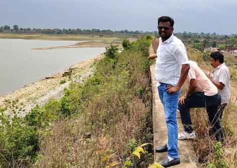 छिंदवाड़ा में पेयजल संकट और माचागोरा डेम से जलापूर्ति व्यवस्था पर जानकारी देते महापौर विक्रम अहाके।