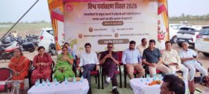 बबरिया तालाब परिसर में विश्व पर्यावरण दिवस पर “एक पेड़ माँ के नाम” अभियान के तहत पौधरोपण करते जनप्रतिनिधि और अधिकारी