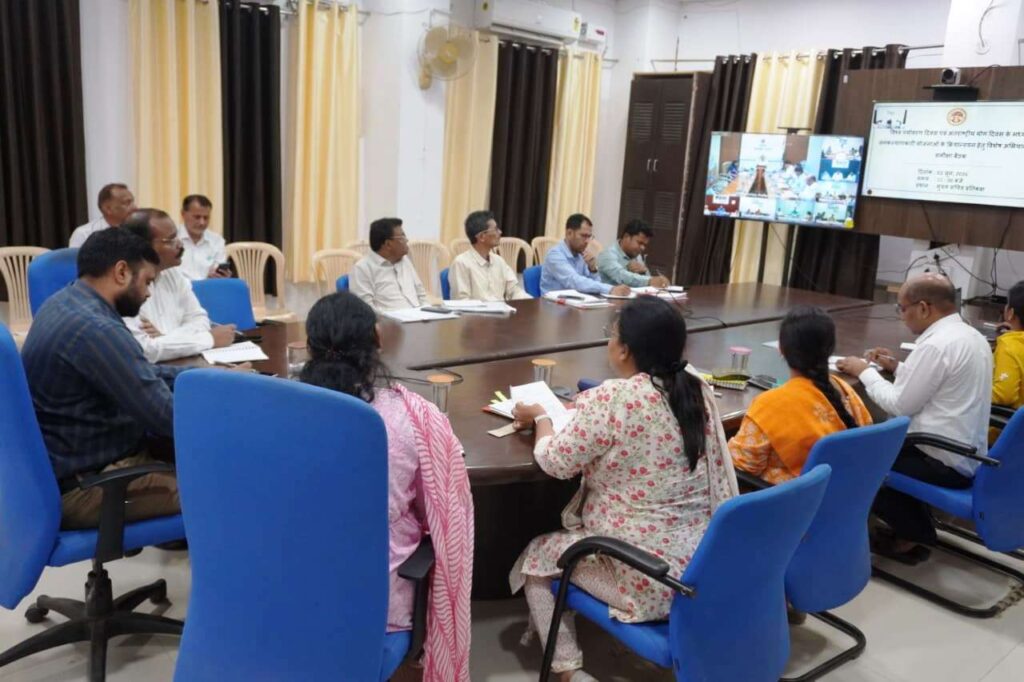 मुख्य सचिव अनुराग जैन द्वारा 5 जून से 21 जून तक चलने वाले विशेष अभियानों की तैयारियों की समीक्षा बैठक